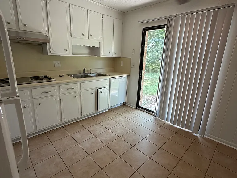 8650 Jernigan Rd #36 — Photo 2