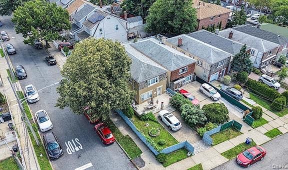 2nd image of 3224 Lafayette Avenue