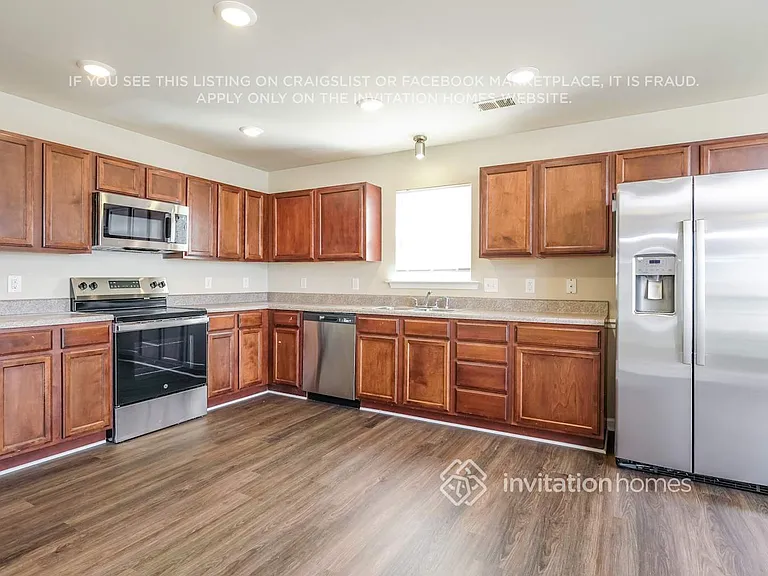 4104 Vershire Ave — Photo 6