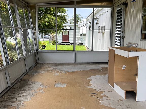 3rd image of 12651 Seminole Blvd Unit 7-J
