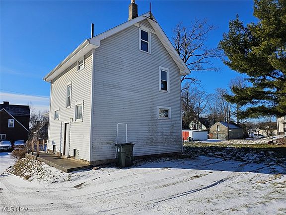 3rd image of 1411 Laiblin Pl NE