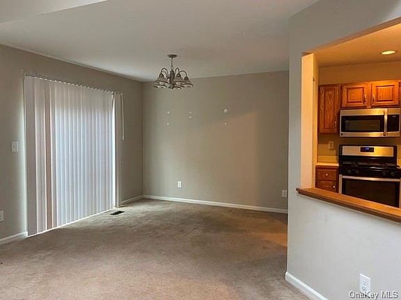 3rd image of 110 Pinebrook Dr