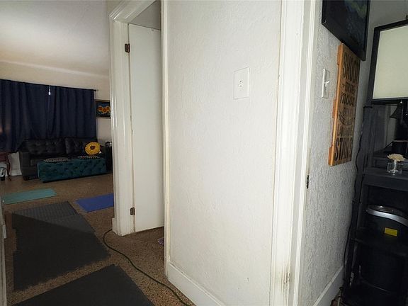 5th image of 110 SE 23rd