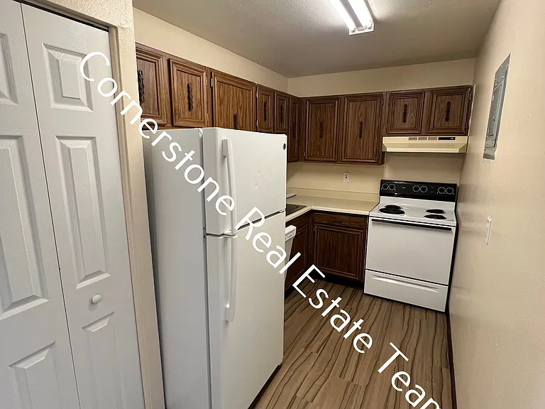 Bruin Manor (TS) — Photo 14