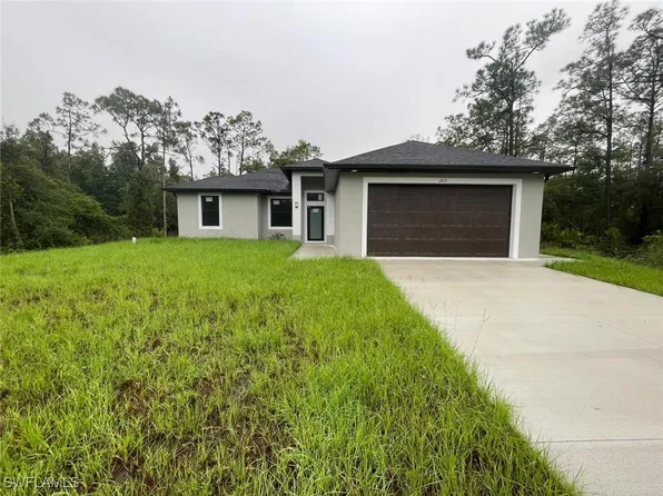 2813 52nd St SW, Lehigh Acres, FL 33976