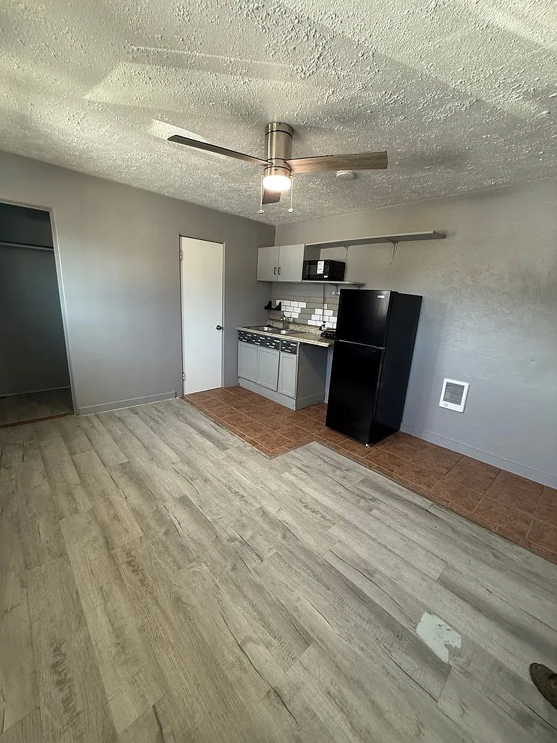 1109 S 1st Street — Photo 3