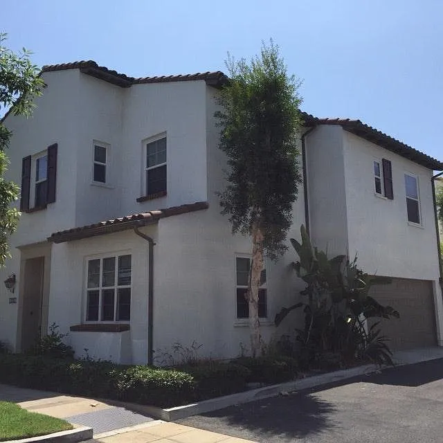 3 bed, 2.5 bath, 1930 sqft, $4,050 — Photo 2