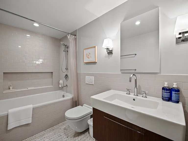 160 Ainslie St #1 — Photo 15