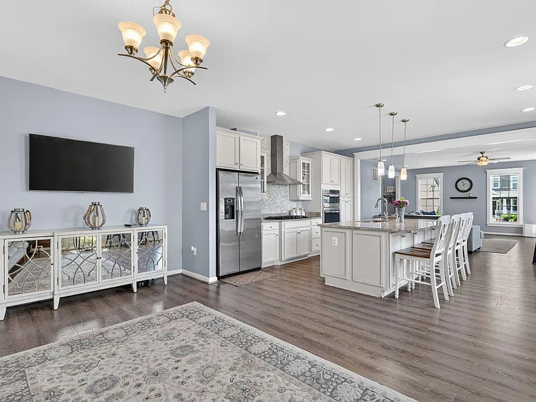 980 Basswood Dr — Photo 22