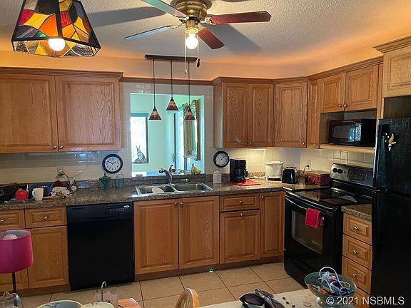 5th image of 2915 Queen Palm Dr