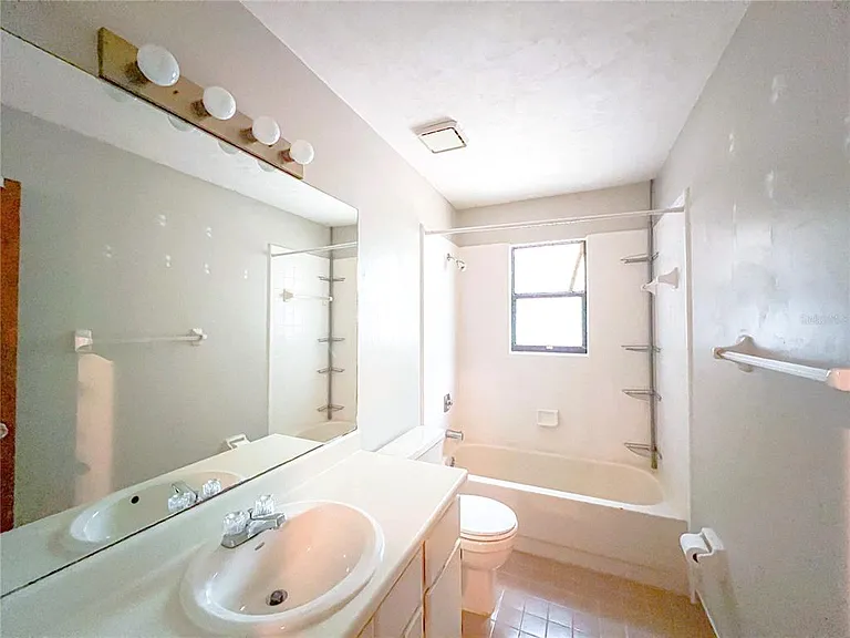 720 SW 77th Ter — Photo 13