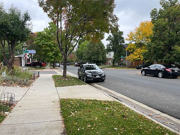 Exterior Neighborhood (street photo)