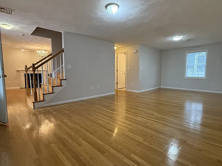 5 Kensington Park — Photo 8