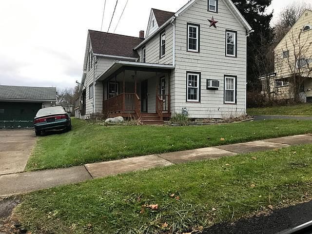 2nd image of 209 Russell St