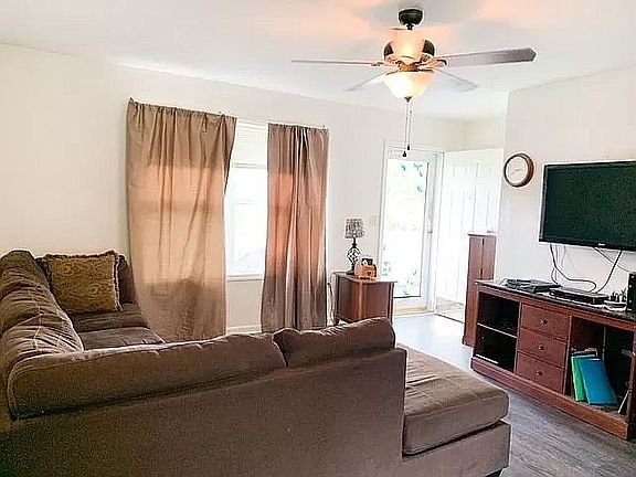4th image of 411 Wiman Dr