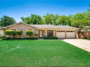 2000 Chattanooga Dr, Bedford, TX 76022