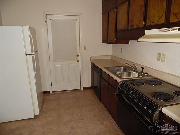 4th image of 718 Mills Ave #B