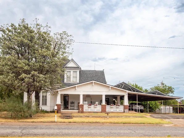 404 N Broadway St, Ballinger, TX 76821