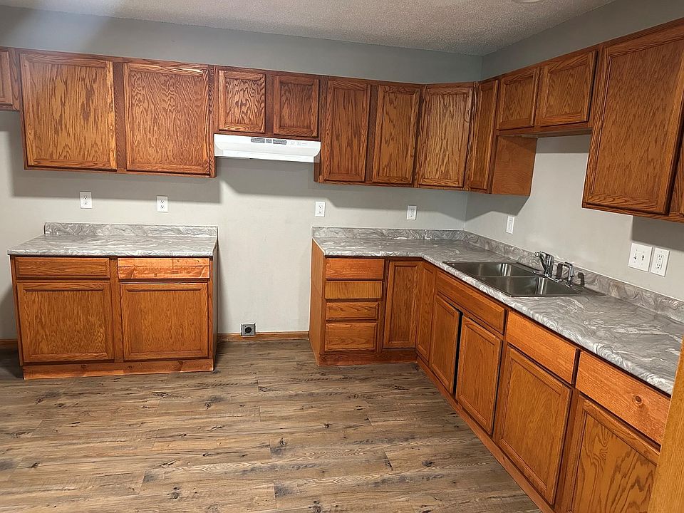 2nd image of 2616 Cedar Ave S