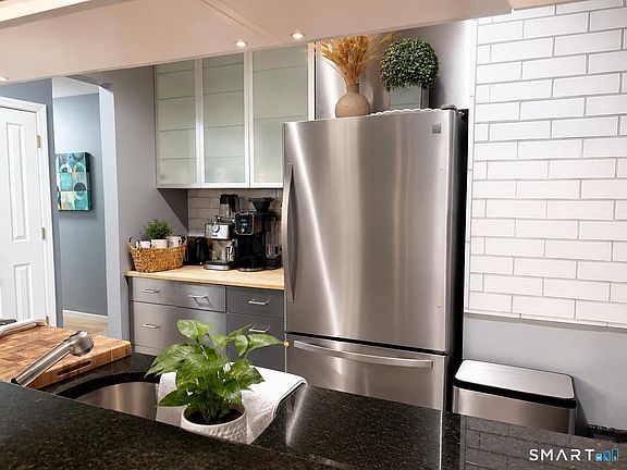 3rd image of 31 Olcott Way #31