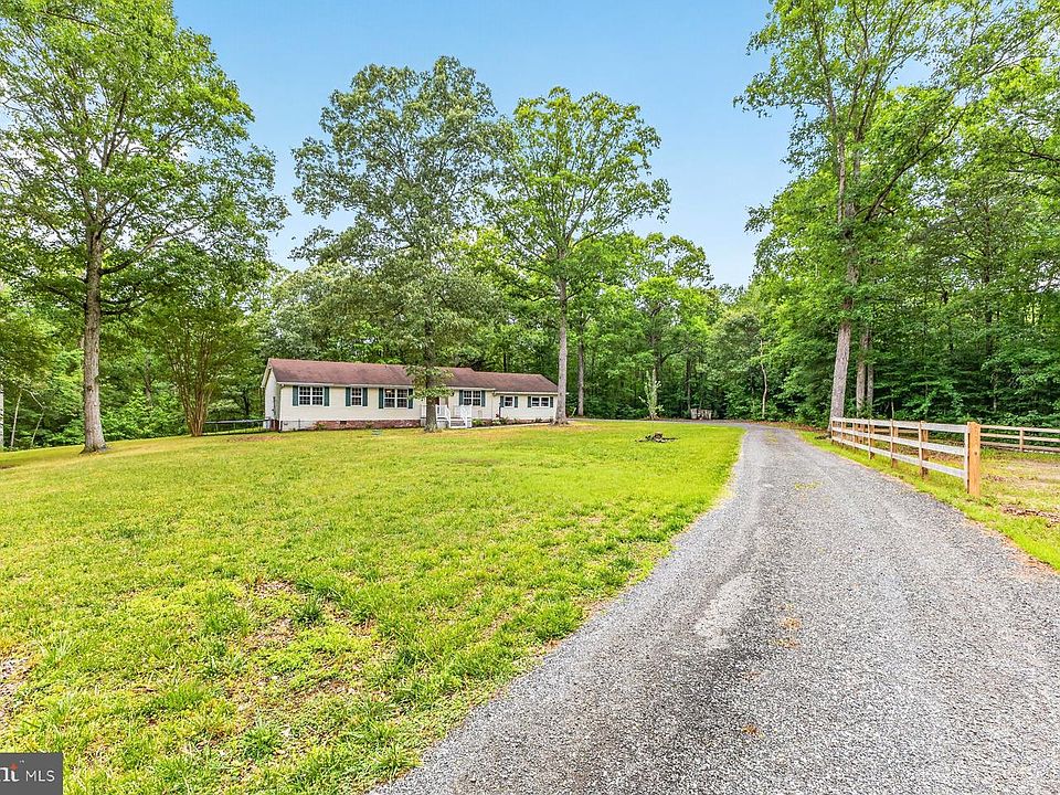 1st image of 22755 Deerhaven Ln