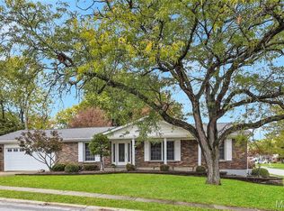 607 N Duchesne Dr, Saint Charles, MO 63301