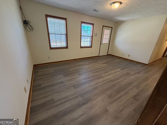 5th image of 2939 H D Atha Rd