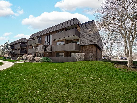 3rd image of 511 Timber Ridge Dr APT 202