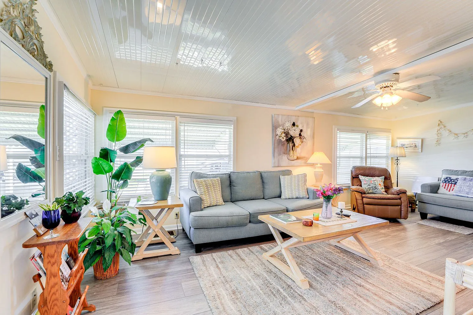 2 bed, 1.0 bath, 645 sqft, $2,038 — Photo 3
