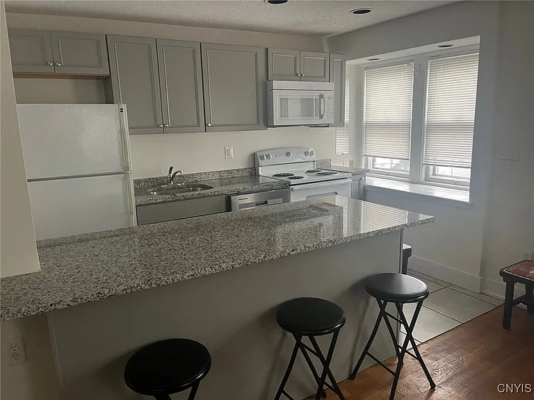1108 Madison St #2 — Photo 5