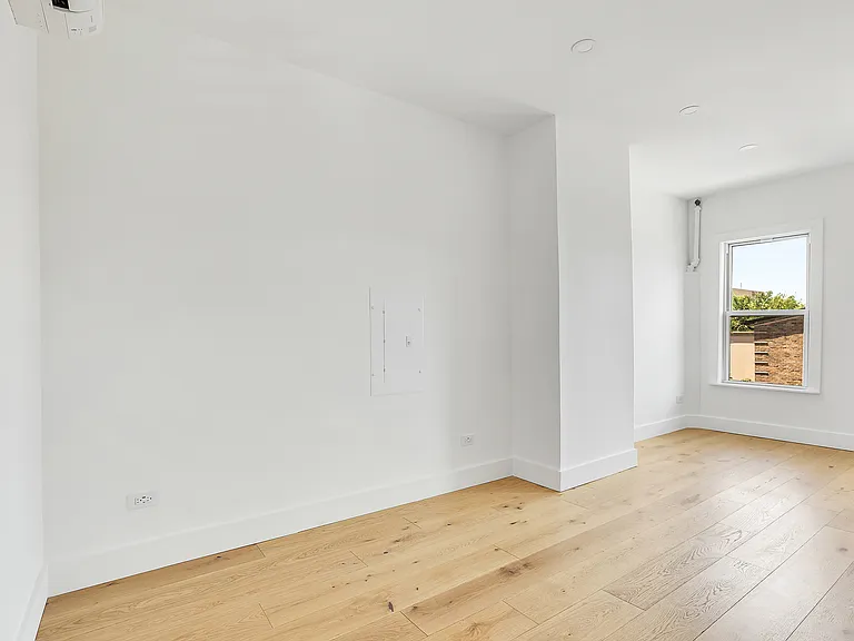 1 Webster Pl #3 — Photo 5