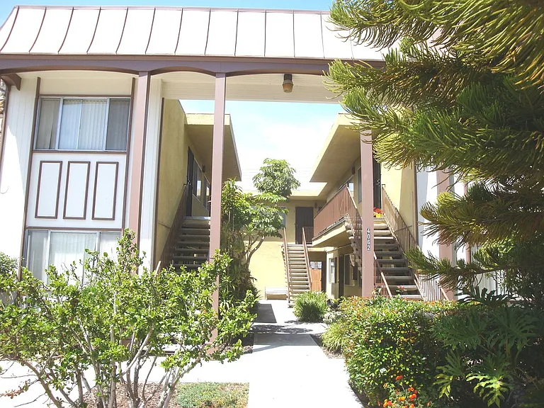 4062 Shasta St — Photo 12