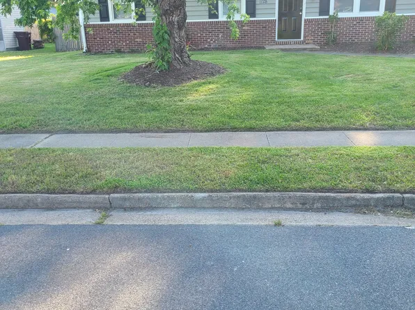 1128 Sir Galahad Dr, Chesapeake, VA 23323