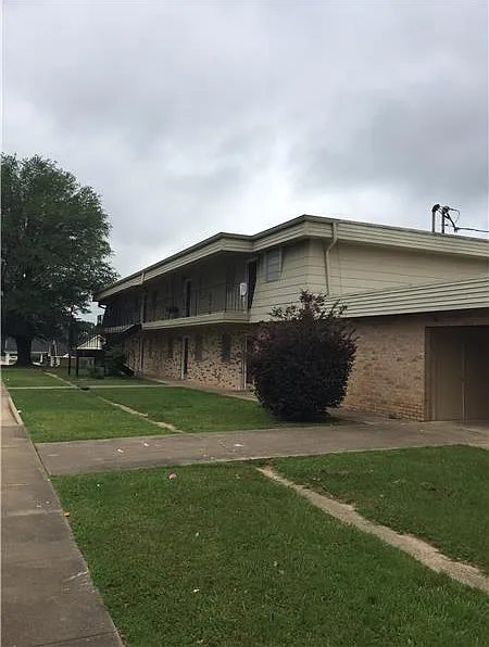 2901 E Travis St #A3