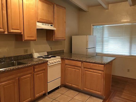 4th image of 1943 Euclid Ave APT 7