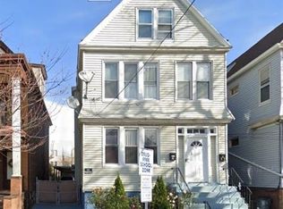 24 Eastern Pkwy, Jersey City, NJ 07305