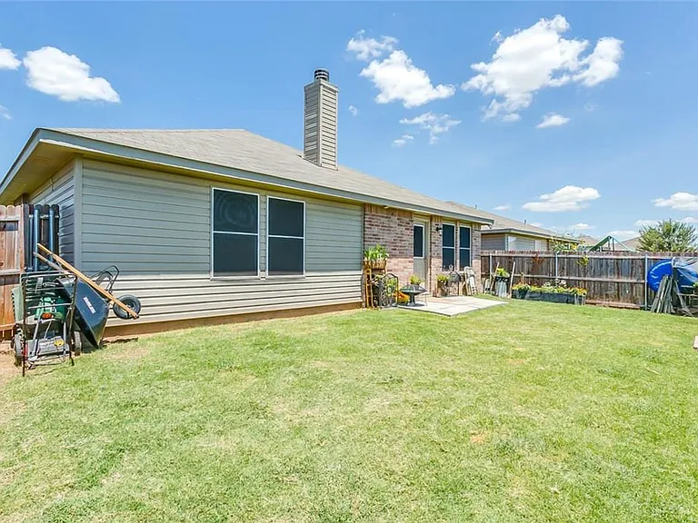 8832 Elk Creek Ln — Photo 10