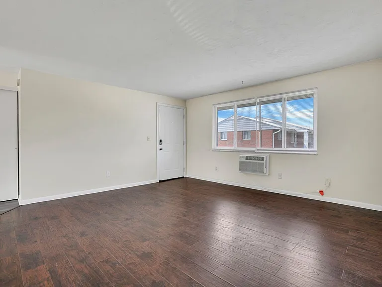 861 Kingsford Rd — Photo 10