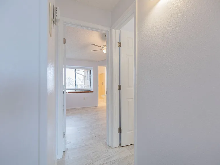 762 Stafford Ct — Photo 14