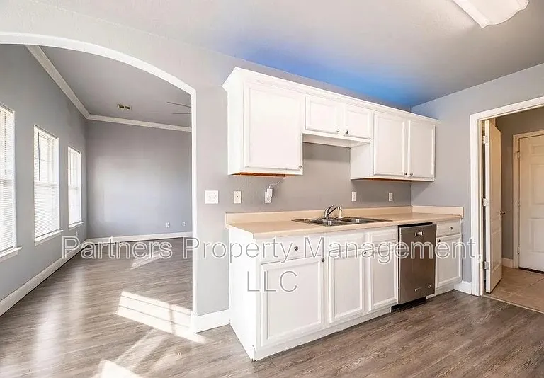 561 Red Bud St — Photo 8