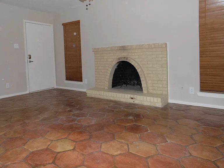 7727 Meadow Park Dr #111 — Photo 6