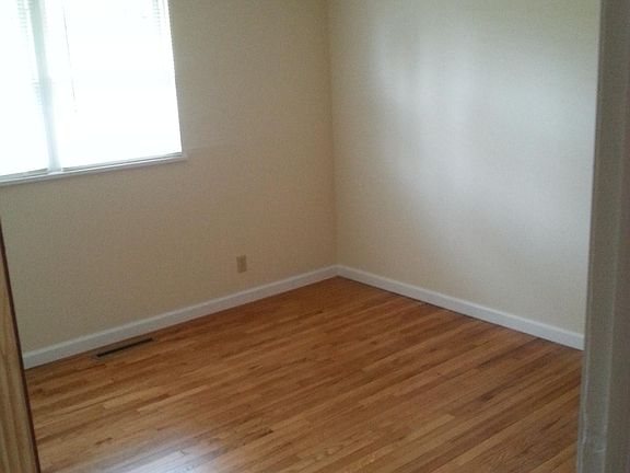Upstairs Bedroom #2