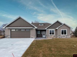 212 Dancing Waters Cir, Mankato, MN 56001