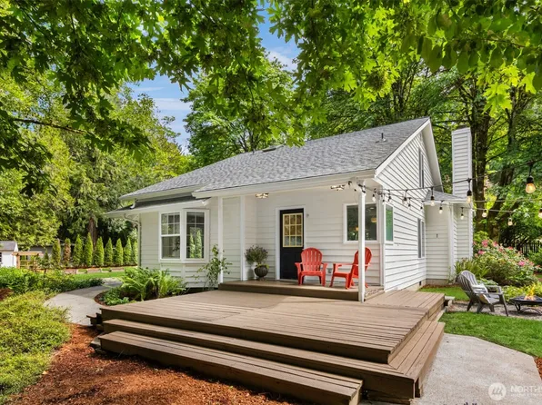 8980 Bay Street NE, Bainbridge Island, WA 98110