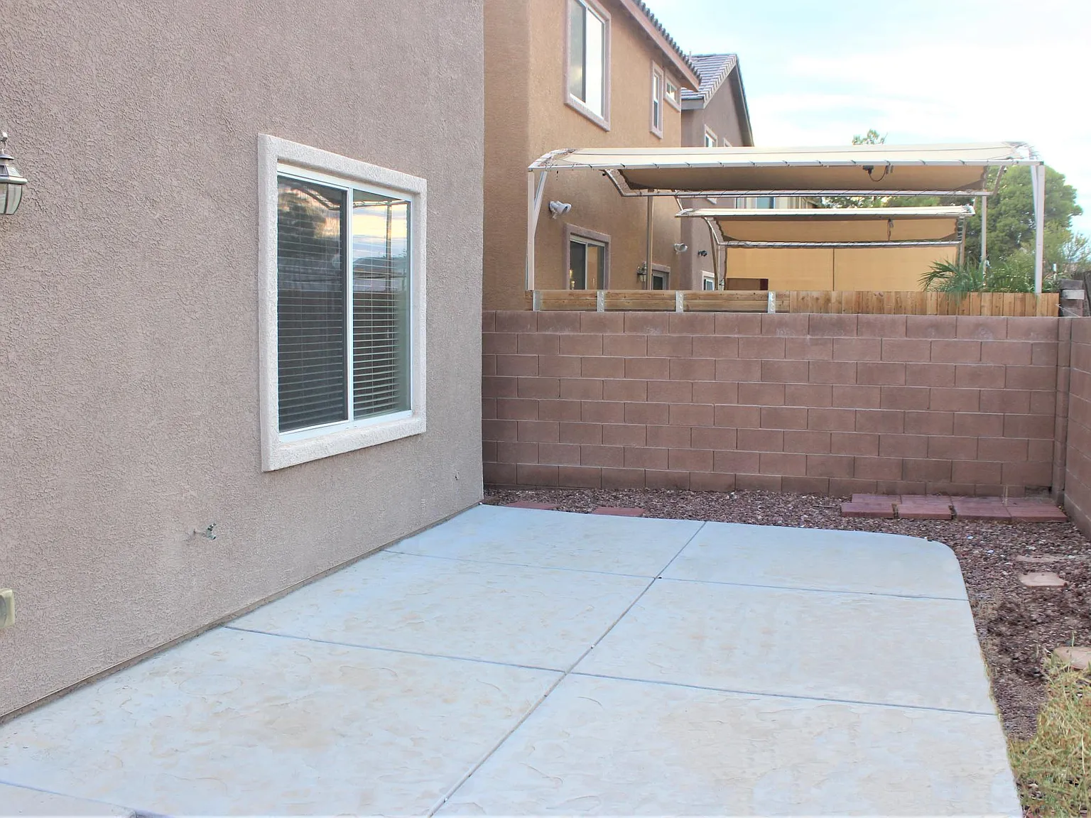 4 bed, 2.5 bath, 2082 sqft, $2,195 — Photo 3