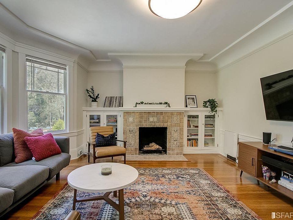 1st image of 1781 Oak St APT 3