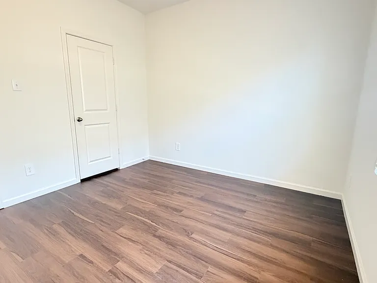 717 Yorkshire Dr — Photo 12