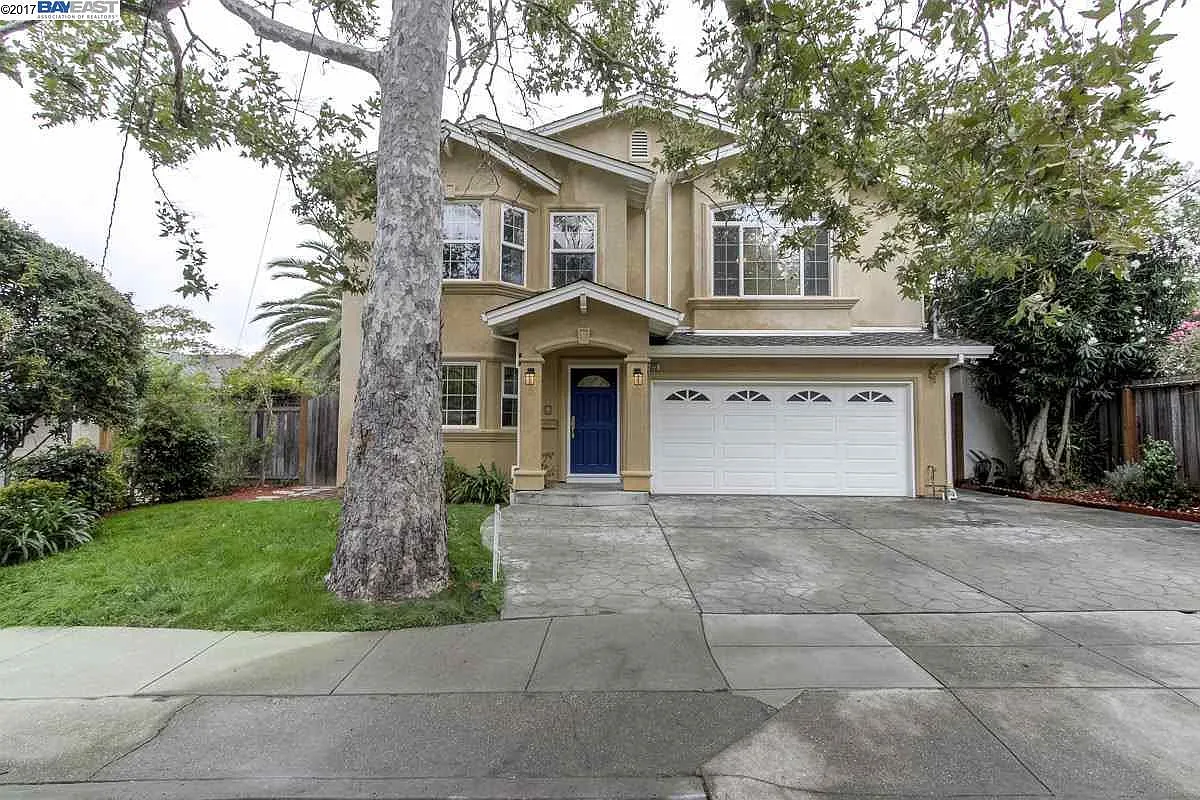 6 bed, 3280 sqft, $5,997 — Photo 1