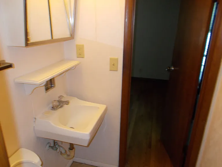 312 Hazelwood Ln — Photo 13