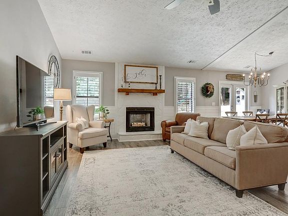 4th image of 104 Colony Springs Cir